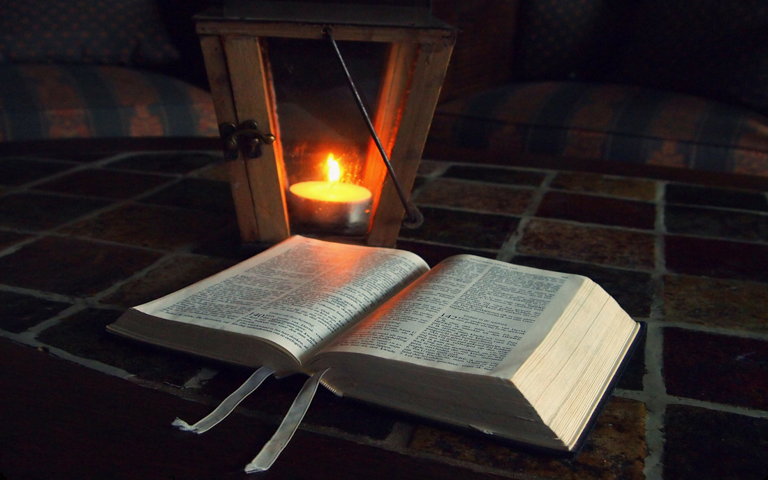 Biblia lampa