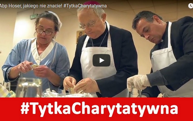 Tytka Charytatywna – Biskupi lepią pierogi z okazji Światowego Dnia Ubogich 2017
