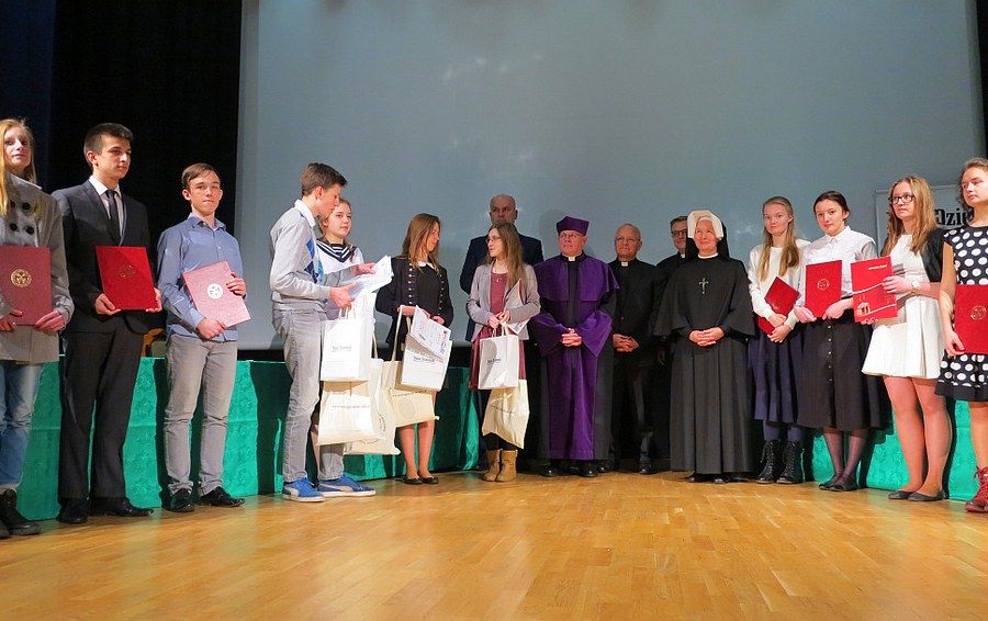 Laureaci Konkursu Wiedzy o św. Siostrze Faustynie 2017
